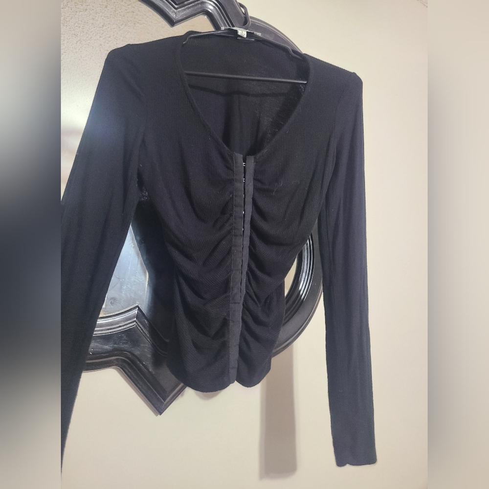 Clasp Longsleeve Top